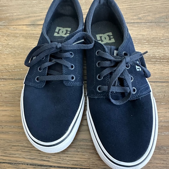 DC sneakers size 5.5 - Picture 3 of 8